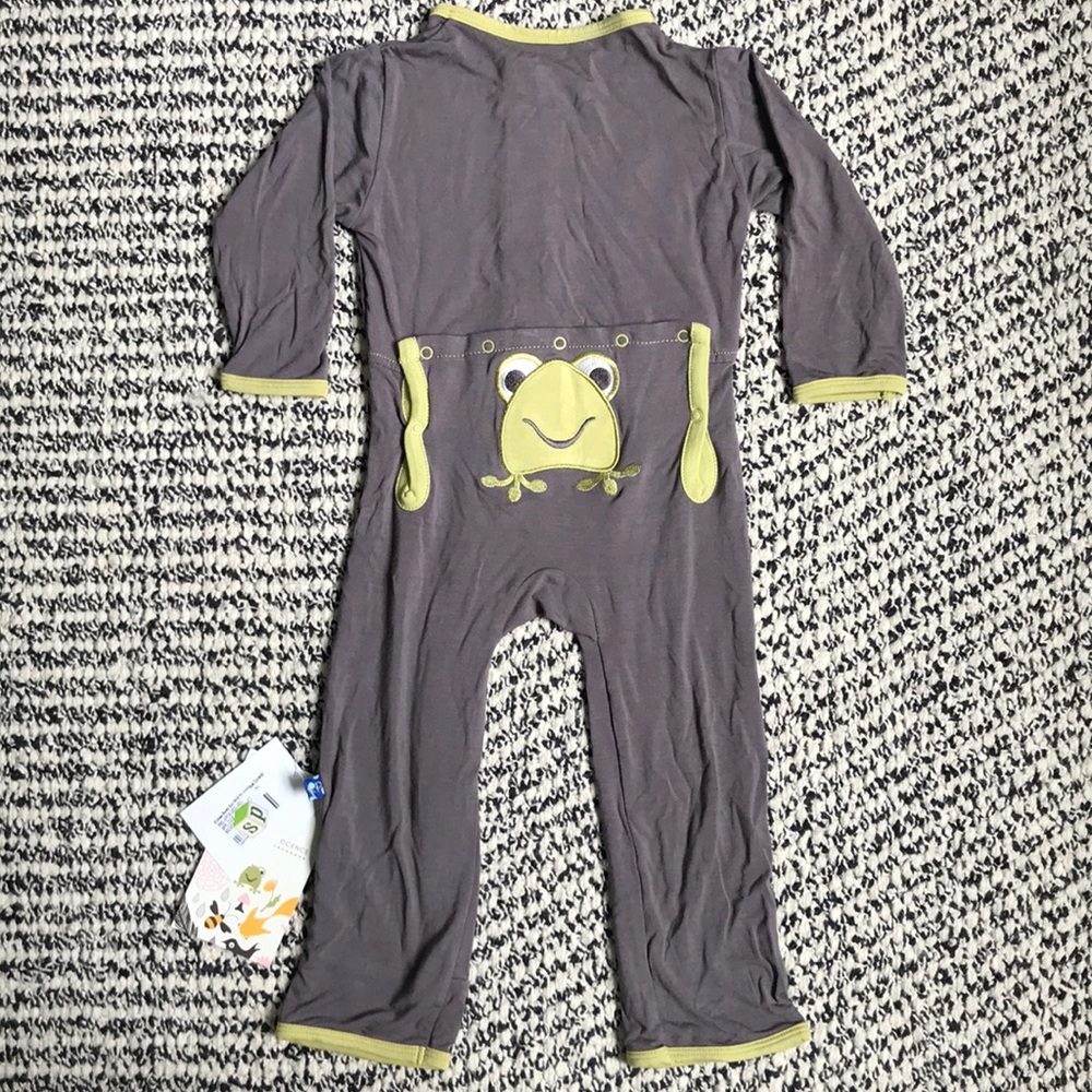 ✨NWT✨  KicKee Pants Onesie